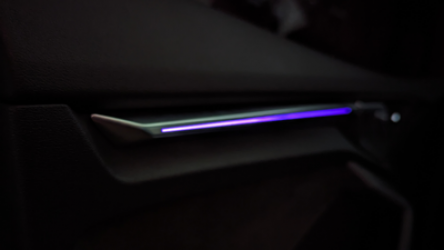 Audi_A3_8Y_Sportback_Limousine_Ambientebeleuchtung_Tueren_Tuer_Dekorleiste_Zierleiste (6)